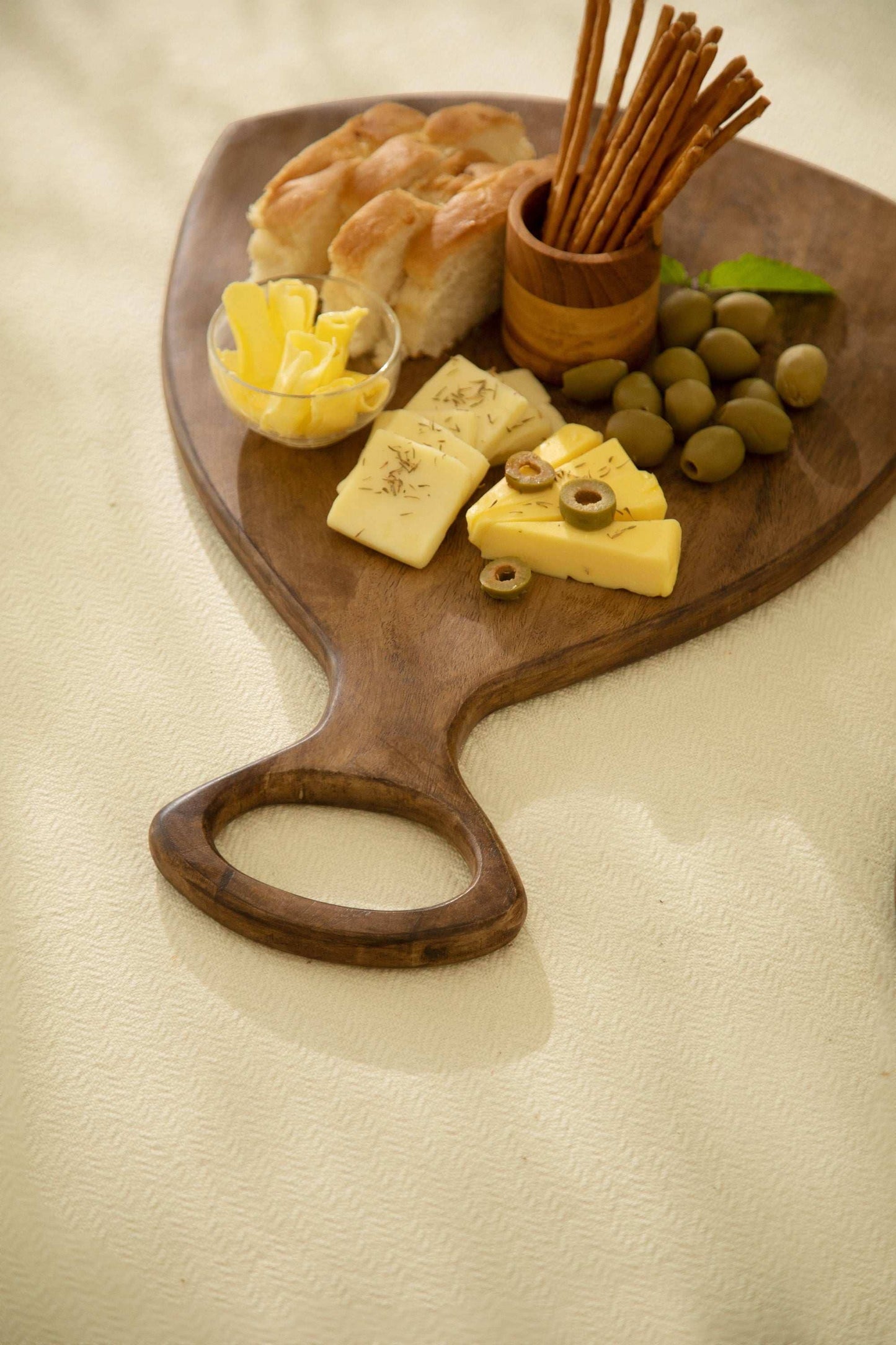 Laimai Handcrafted Rectangular Sheesham Wood Serving Board
