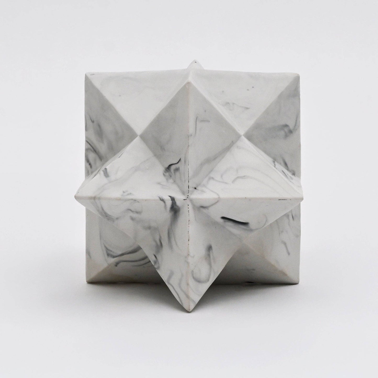 Modern Polyhedral Star Décor in White Glossy Polyresin