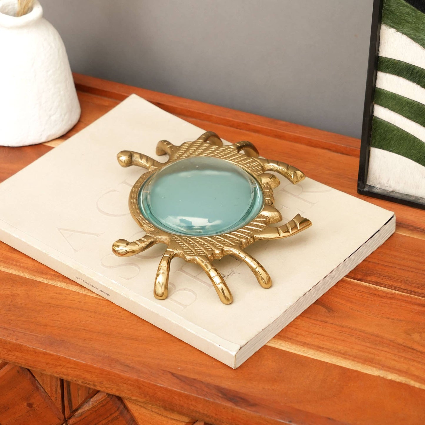 Gold Crab Magnifying Glass – Aluminum Desk Décor
