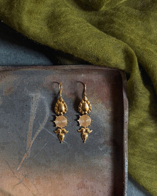 Na-gyen Akor | Akor Earrings – Gold