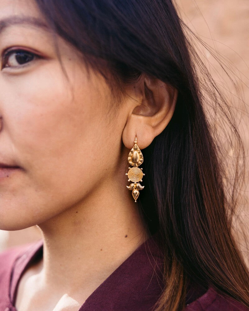 Na-gyen Akor | Akor Earrings – Gold