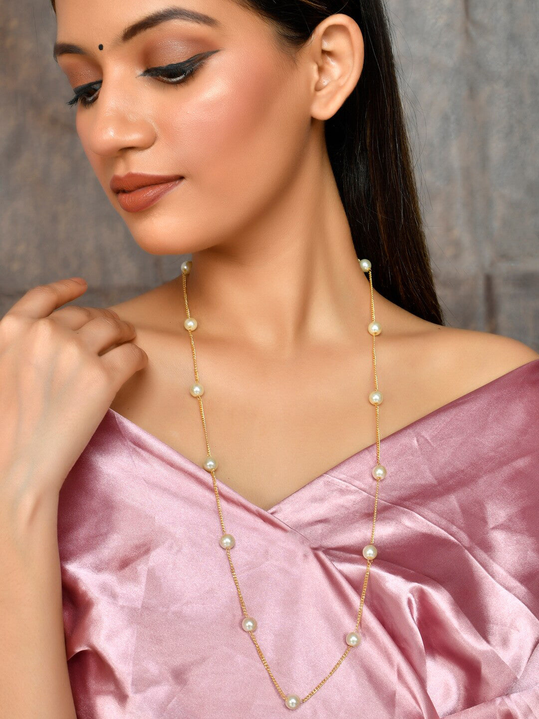 Brass Gold-Plated Chain – Pearl Embellished Necklace – Gold-Plated Brass – 32cm Length
