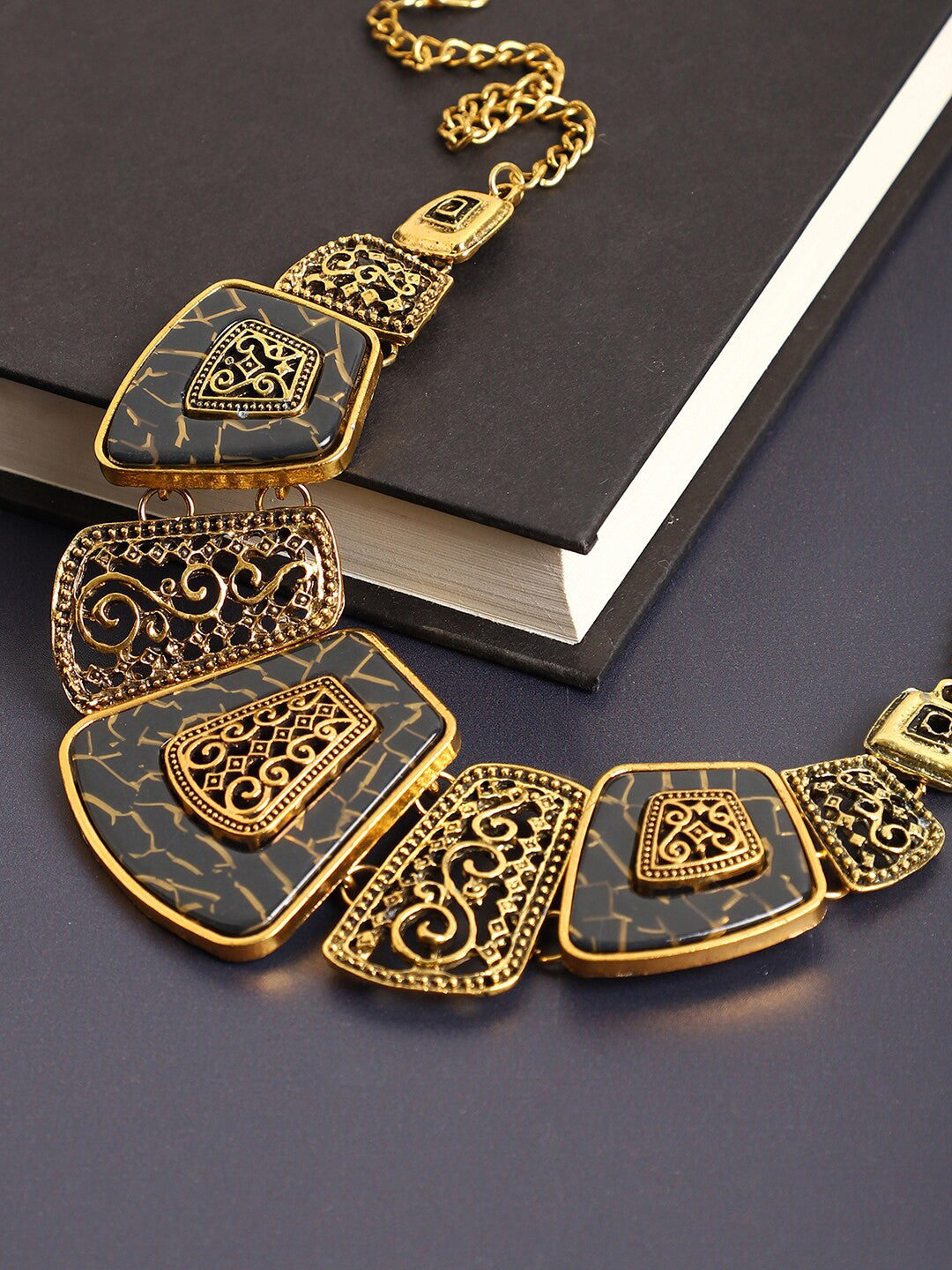 Gold-Toned & Black Necklace – Fashion Jewellery – Gold-Plated Alloy – Two-Tone Design