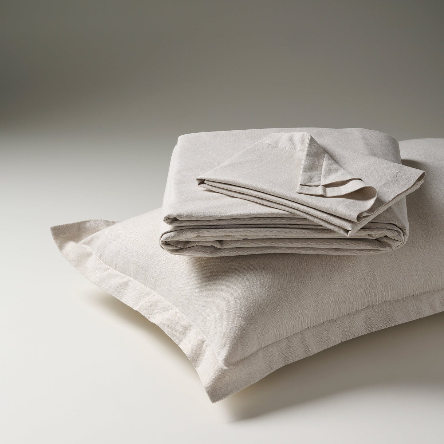 Bedsheet | Cotton Bamboo Chambray Weave | Birch with 2 Pillow Shams