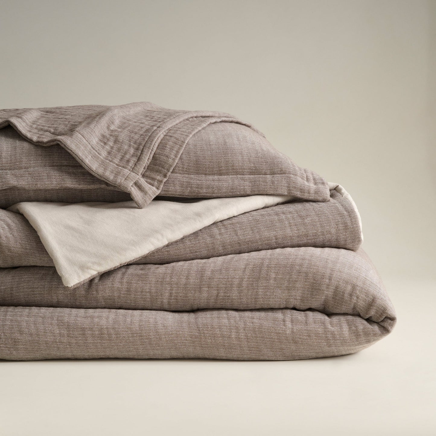 Comforter | Yarn-dyed Gauze Sheeting Backing | Double & Single Size  | With 2 Pillow Shams