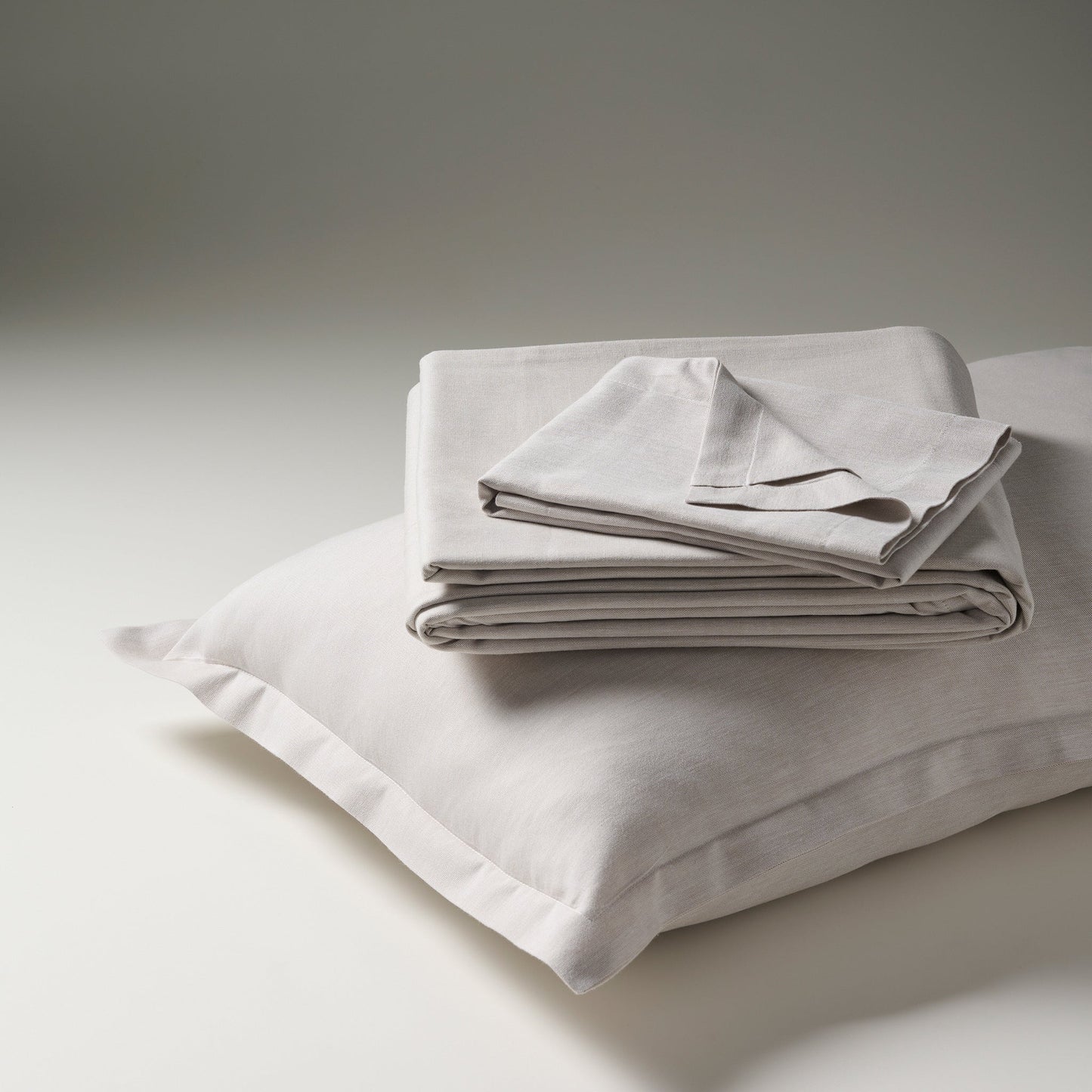 Bedsheet | Cotton Bamboo Chambray Smooth Finish | Feather, With 2 Pillow Shams