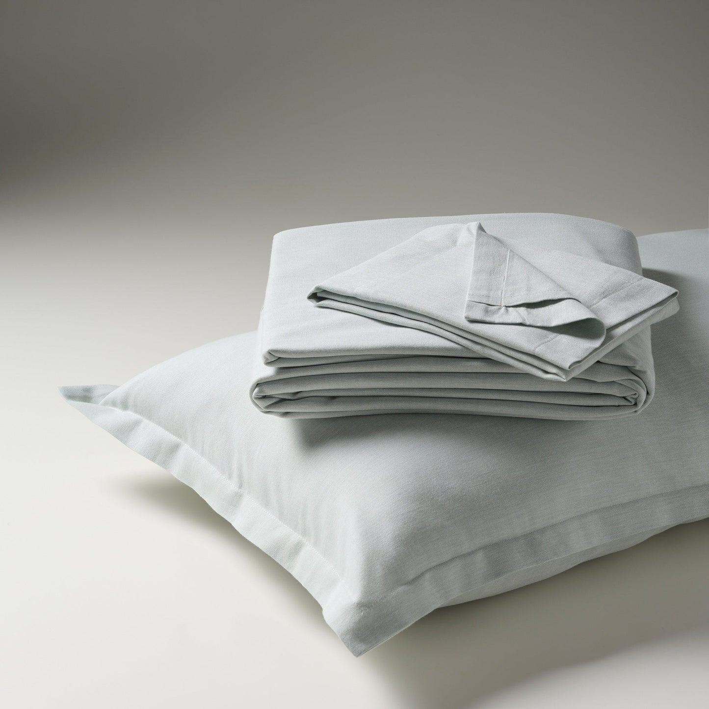 Bedsheet | Cotton Bamboo Chambray Weave | Tinsel, with 2 Pillow Sharms