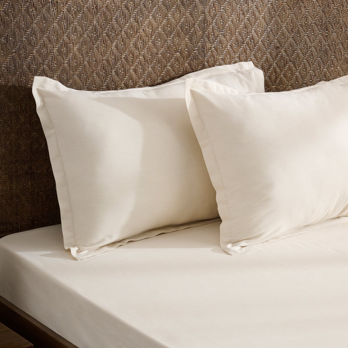 Bed Set | Jacquard Palm Shadow | King, 8 Piece Set