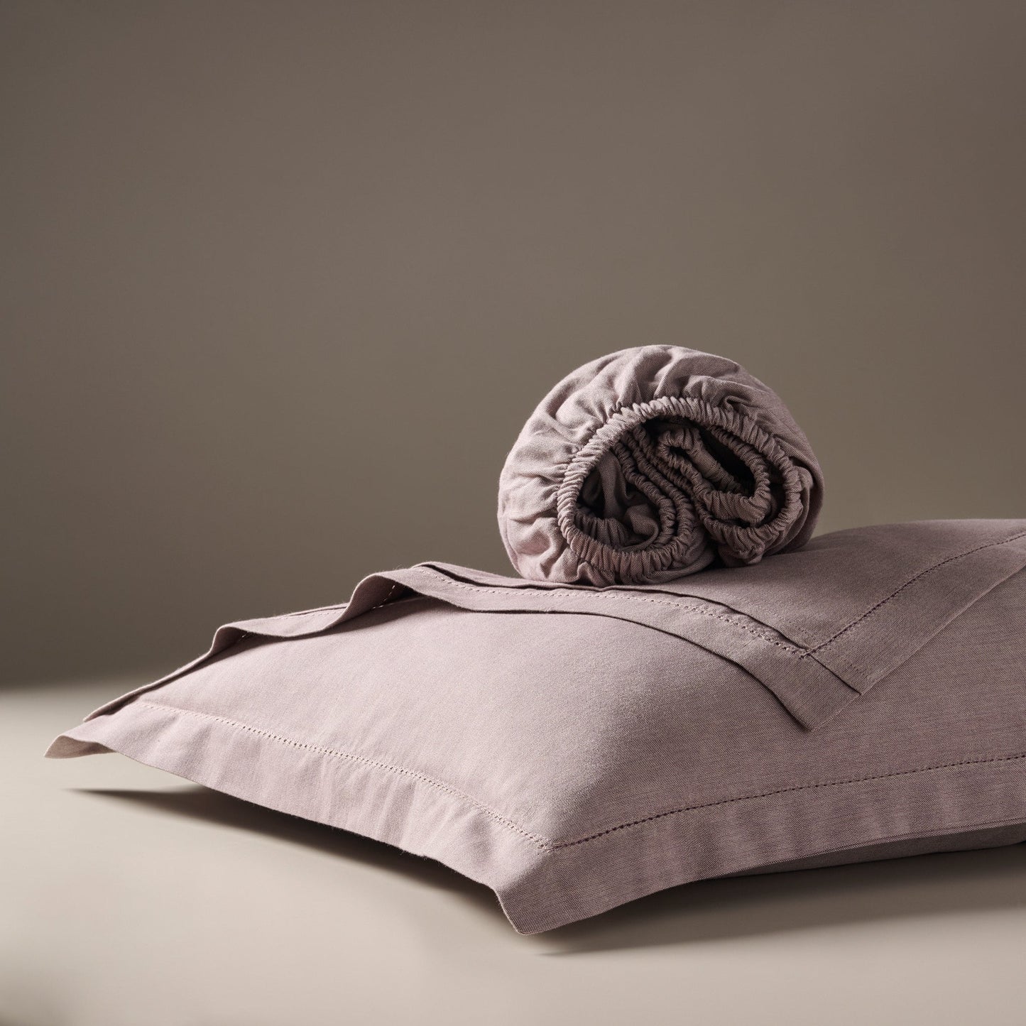 Bedsheet | Cotton Bamboo Chambray Dual-Tone | Dusty Amethyst With 2 Pillow Shams