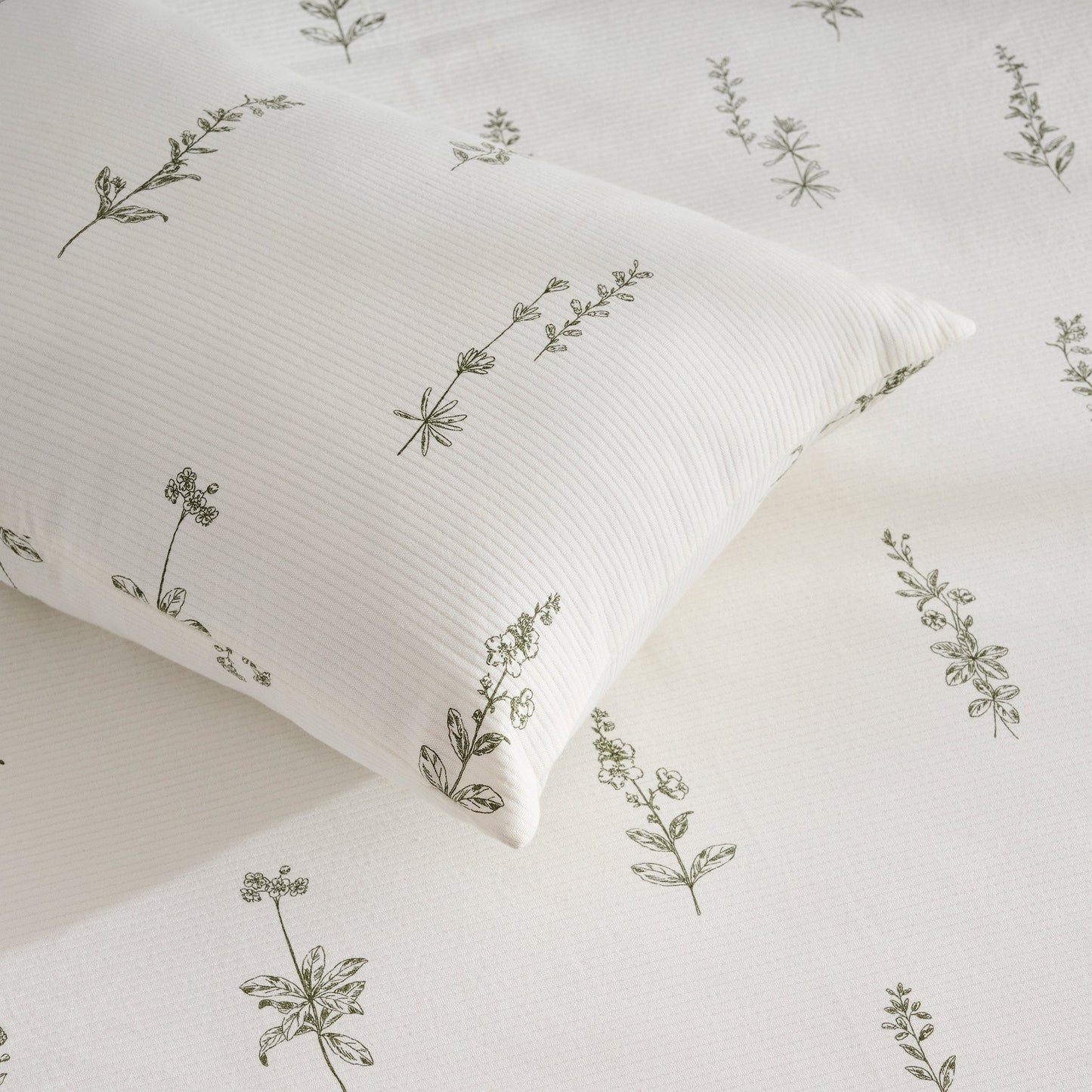 Bed Cover | Cotton Cord Rib Wildflower Print | King & Queen Sizes with Cushion