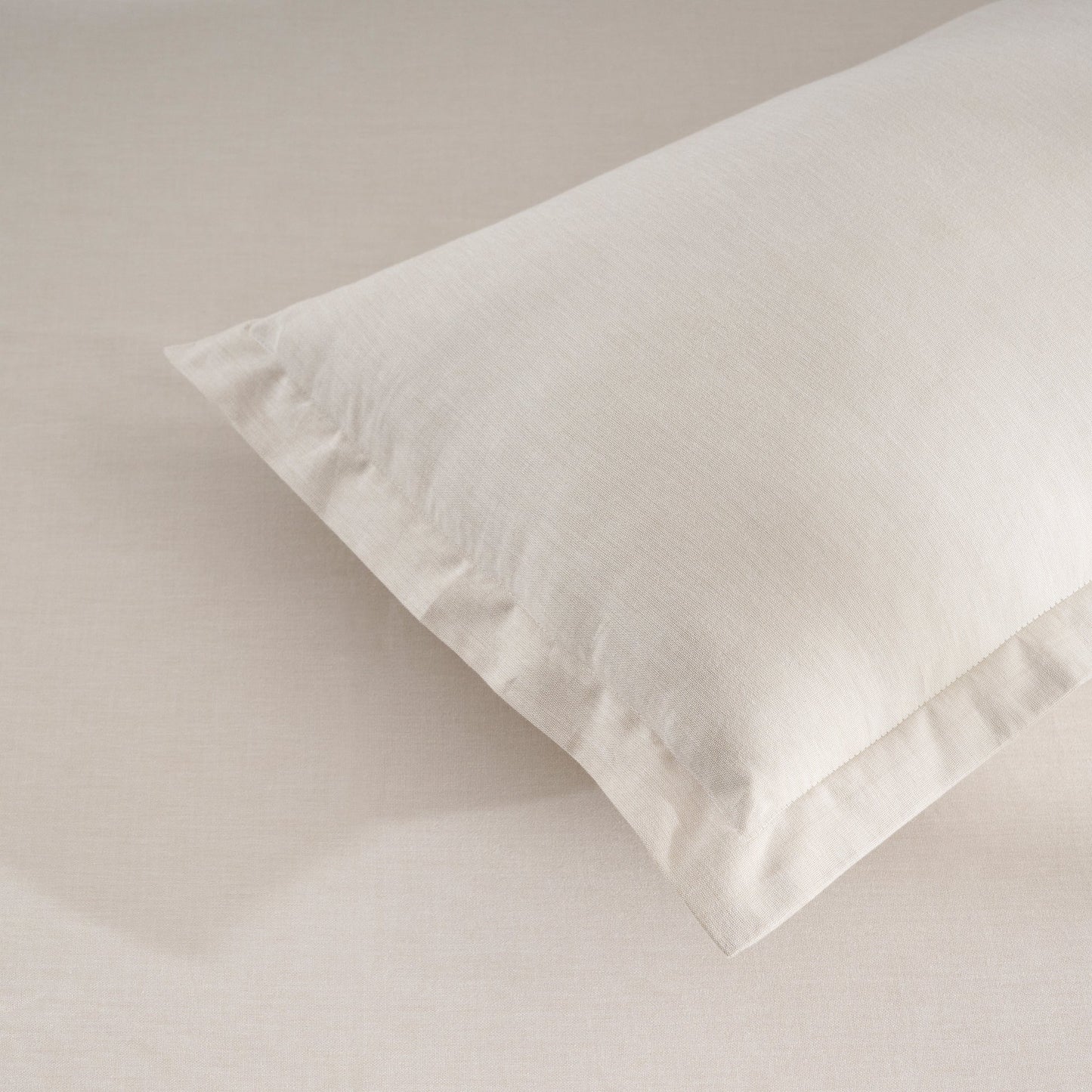 Bedsheet | Cotton Bamboo Chambray Weave | Birch with 2 Pillow Shams