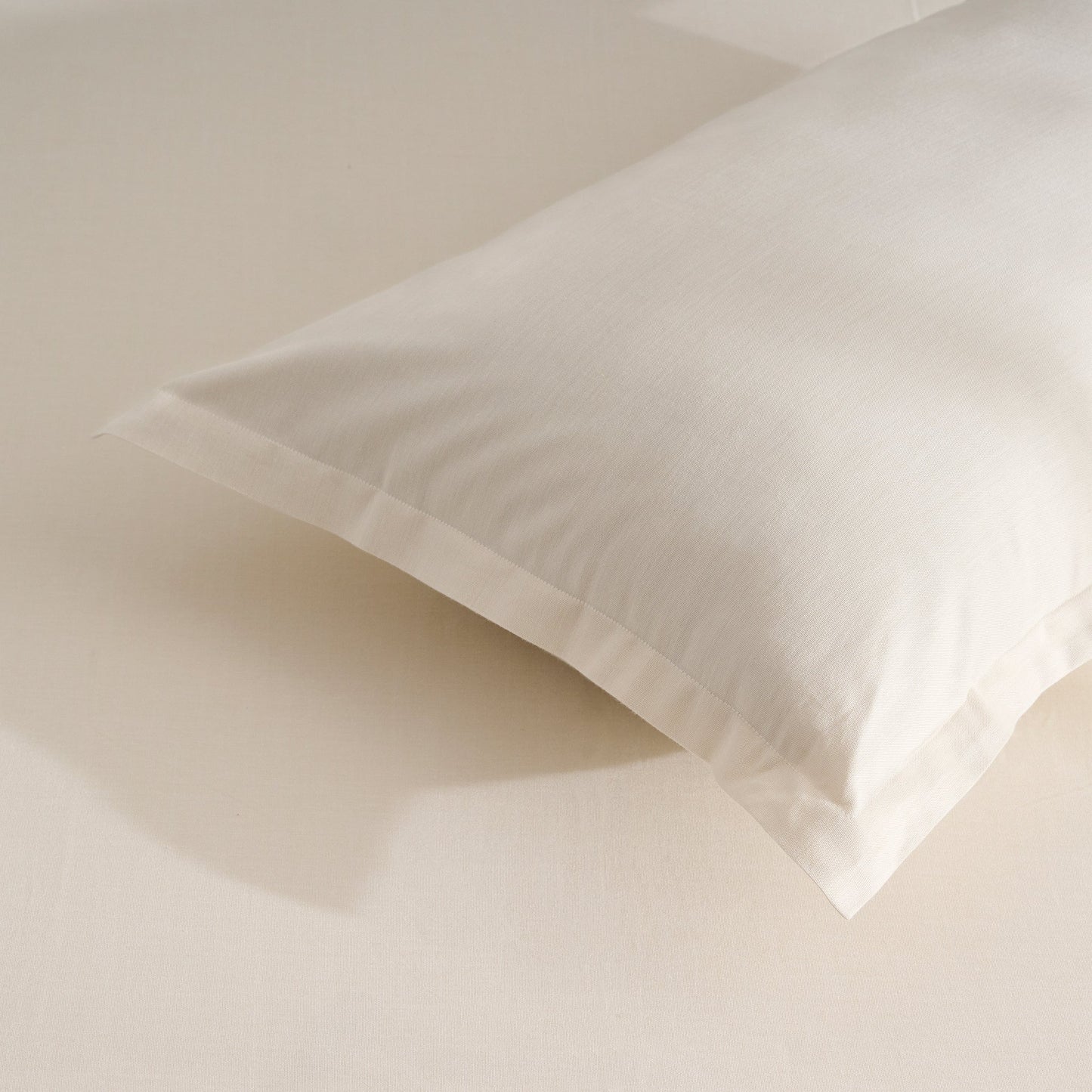 Bedsheet | Cotton Bamboo Chambray | Sand With 2 Pillow Shams