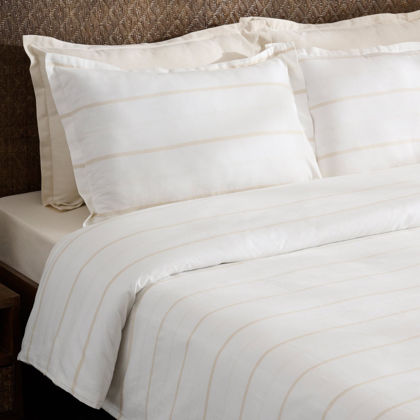 Bed Set | Jacquard Palm Shadow | King, 8 Piece Set