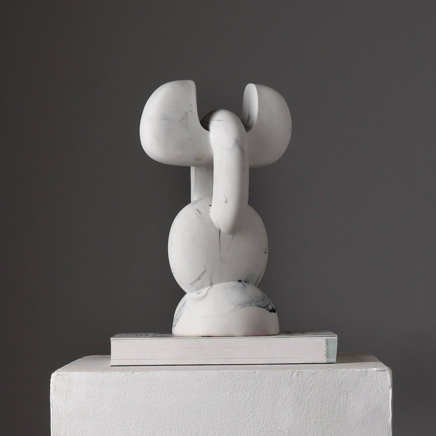 Abstract Knot Sculpture in White Matte Polyresin