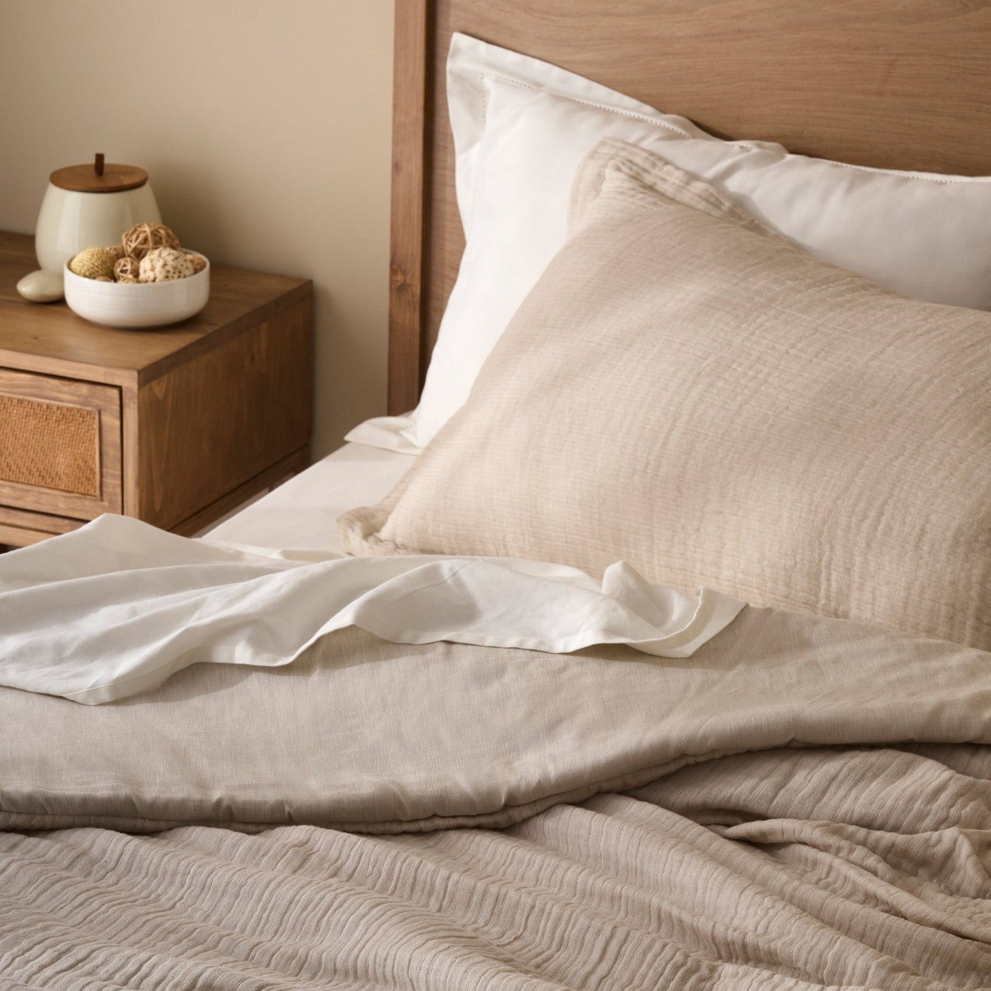 Comforter | Yarn-dyed Gauze Sheeting Backing | Double & Single Size  | With 2 Pillow Shams