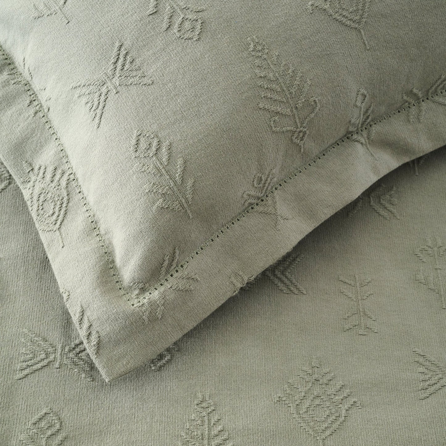Bed Cover | Heavy Jacquard Embossed Motif | King & Queen Sizes