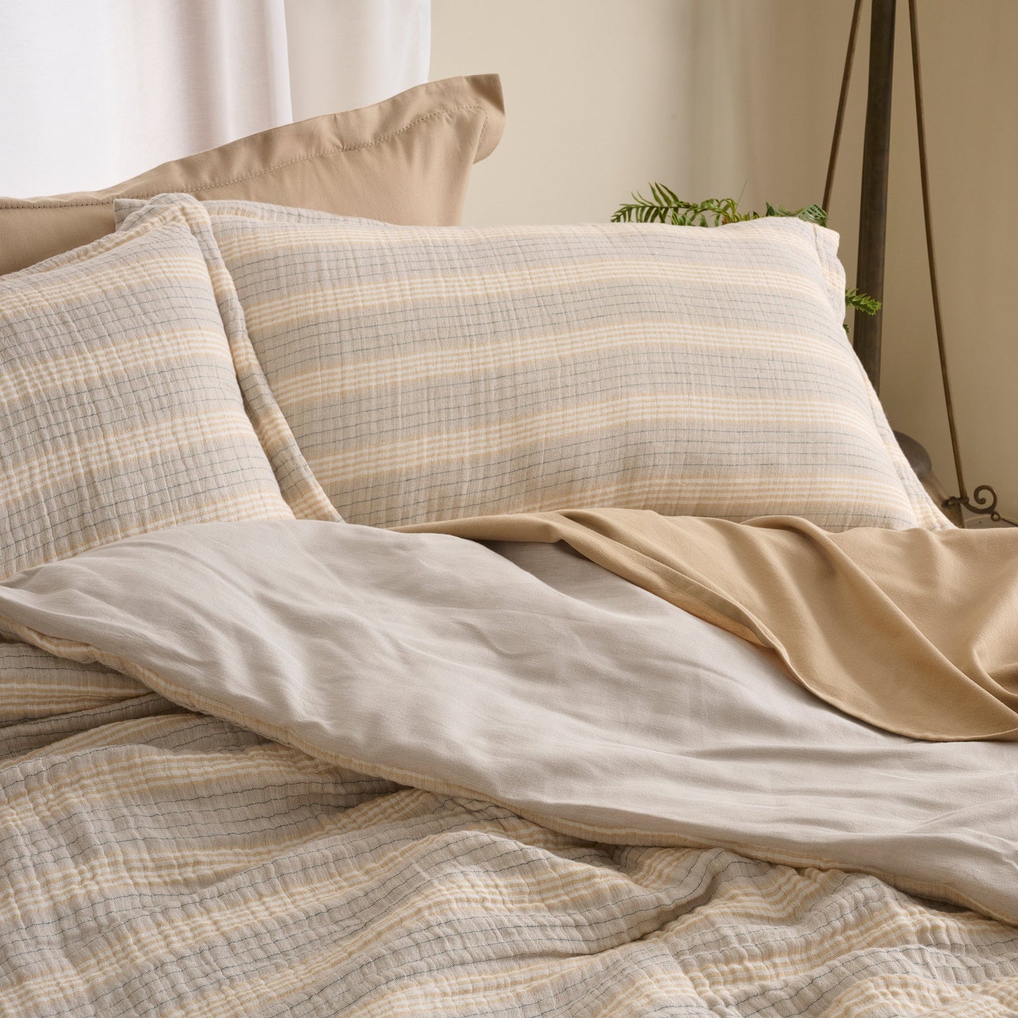 Comforter | Yarn-dyed Gauze Chambray Backing | Double & Single  | With 2 Pillow Shams