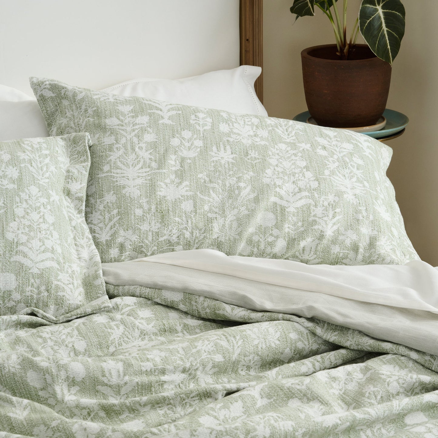Comforter | Cotton Bamboo Jacquard | Single & Double Size  | With 2 Pillow Shams
