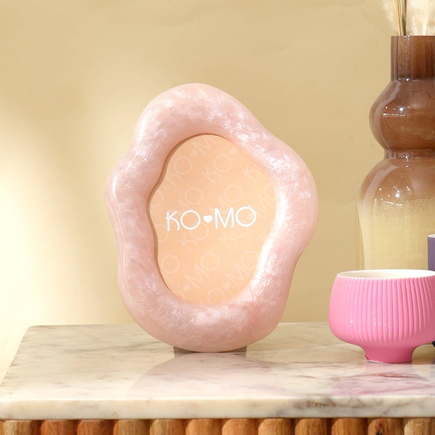 Pink Organic Shape Resin Photo Frame 5x7 Inch Décor