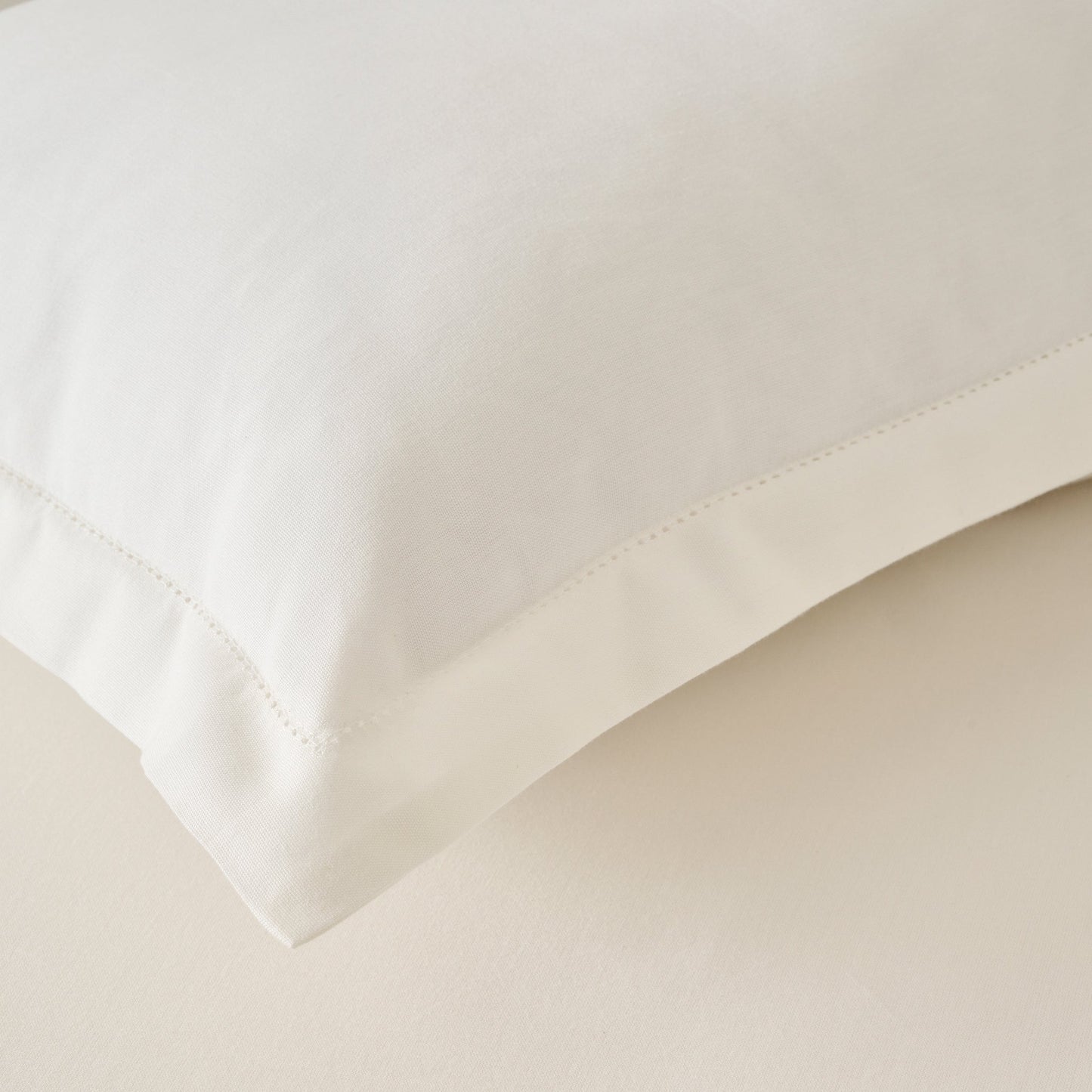 Bedsheet | Cotton Bamboo Pearl Chambray | With 2 Pillow Shams