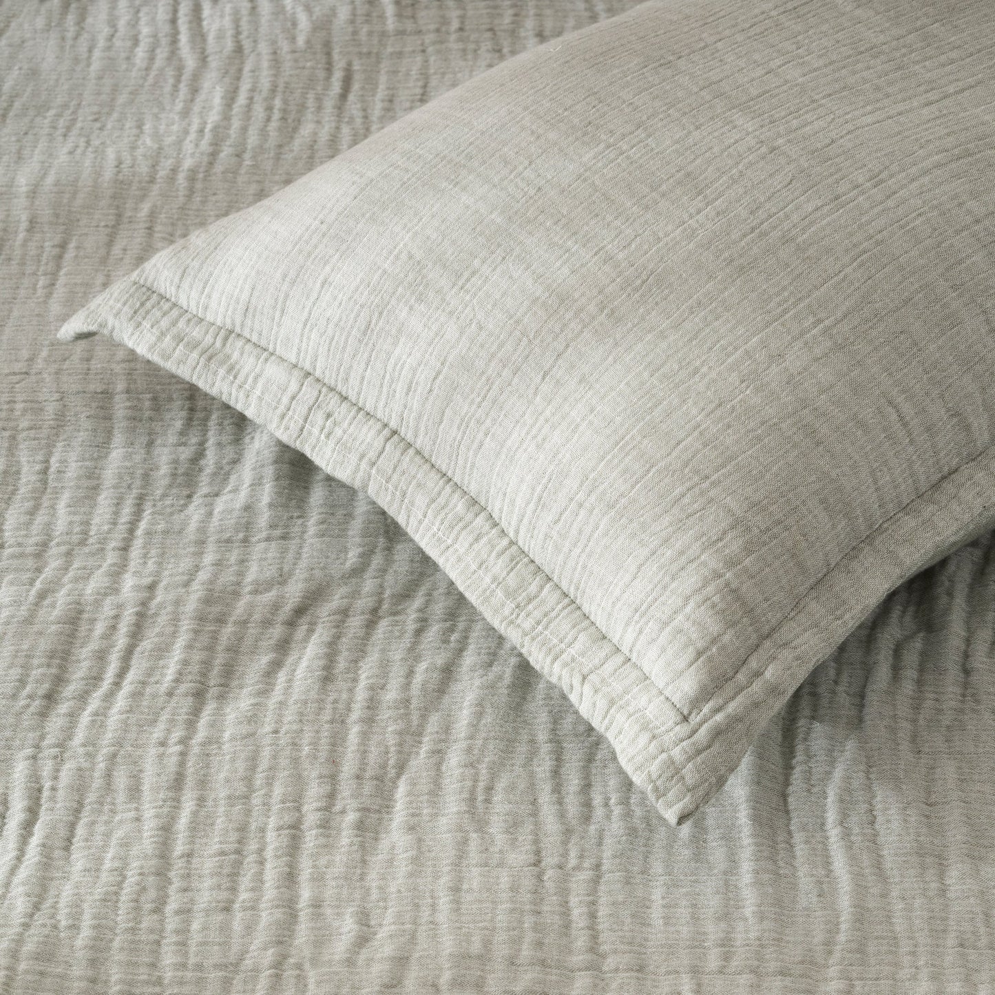 Comforter | Yarn-dyed Gauze Sheeting Backing | Double & Single Size  | With 2 Pillow Shams