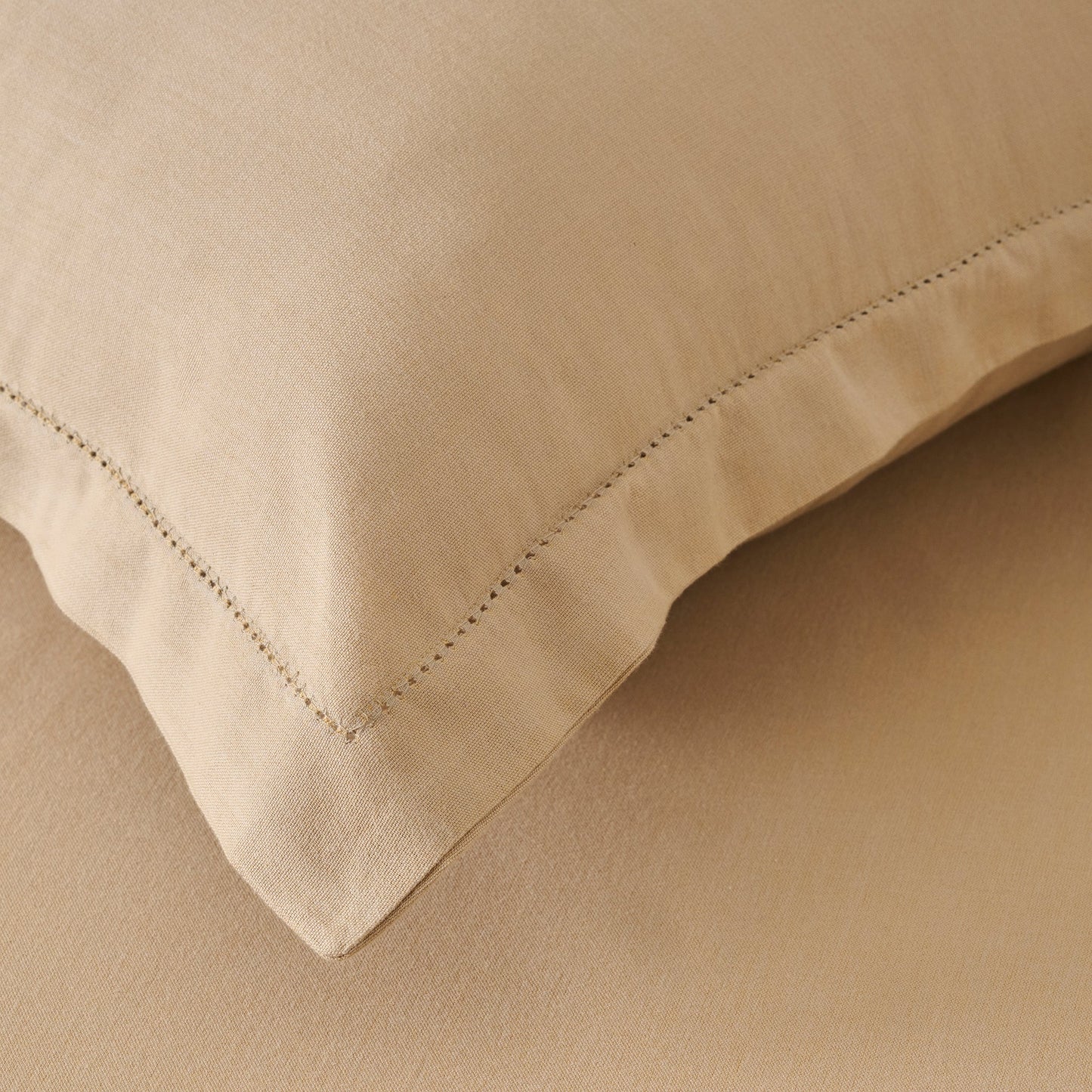 Bedsheet | Cotton Bamboo Chambray Dual-Tone | Inca Gold With 2 Pillow Shams