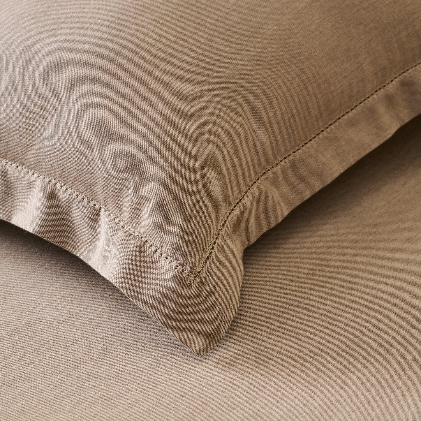 Bedsheet | Cotton Bamboo Dual-tone Effect | Roasted Walnut With 2 Pillow Shams