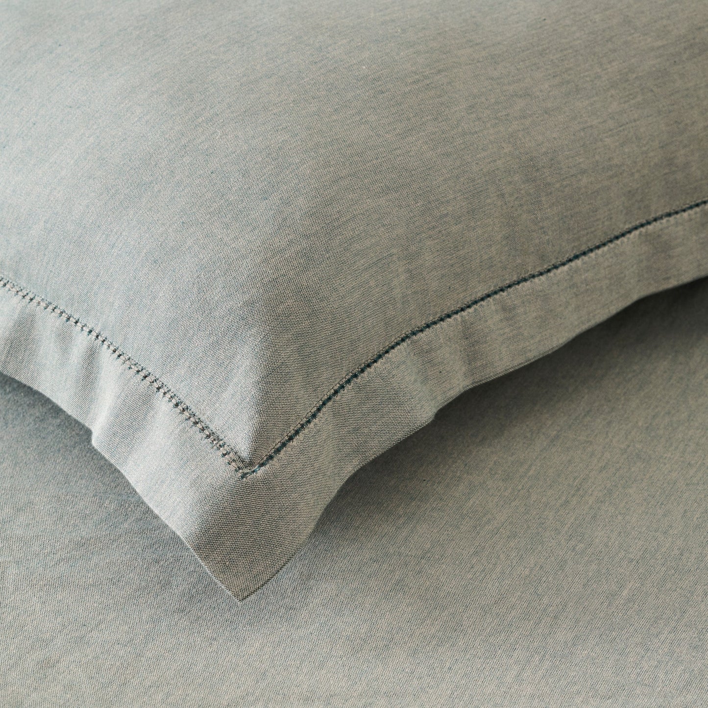Bedsheet | Cotton Bamboo Chambray Dual-tone | Teal Glaze With 2 Pillow Shams