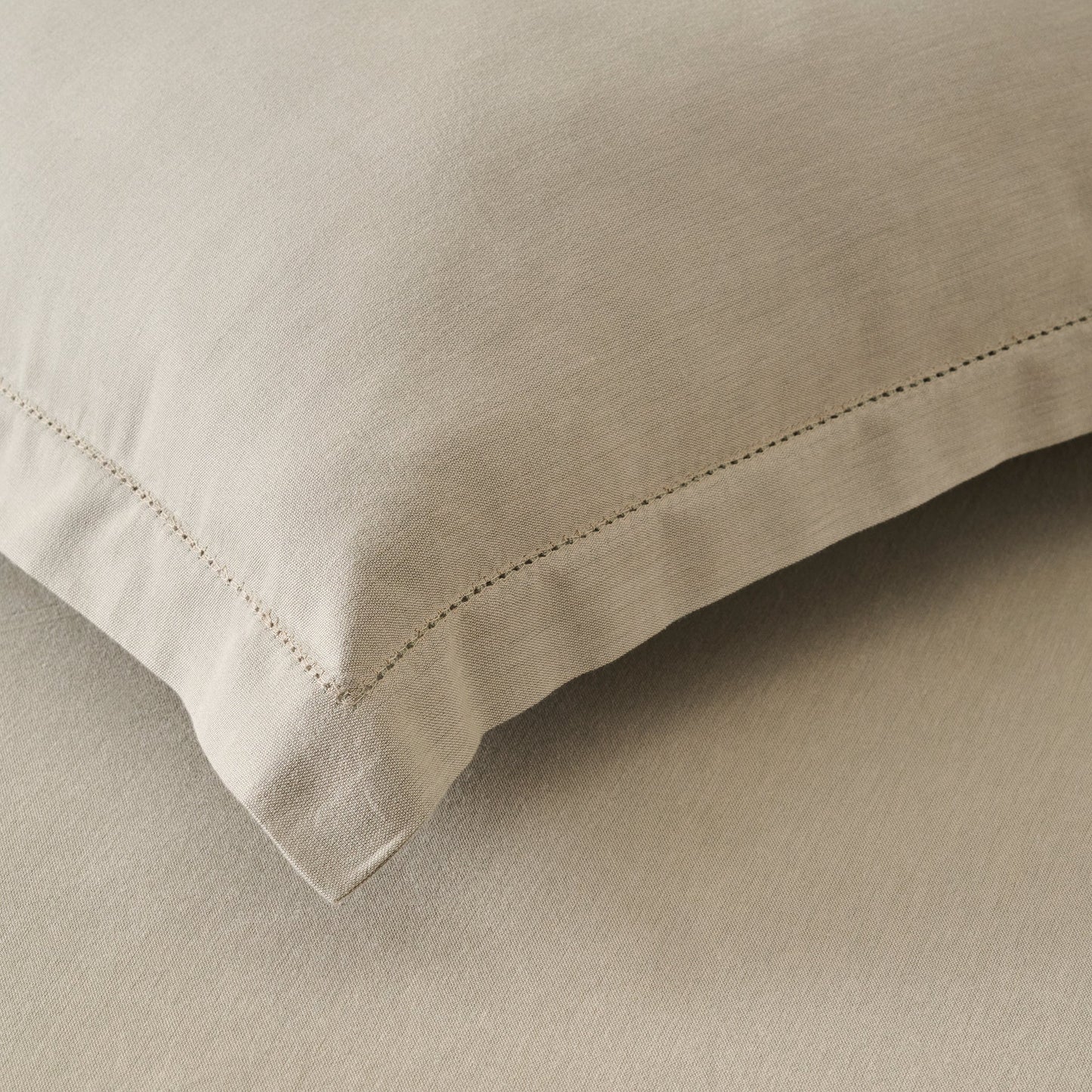 Bedsheet | Cotton Bamboo Chambray Dual-Tone | Fresh Eucalyptus With 2 Pillow Shams