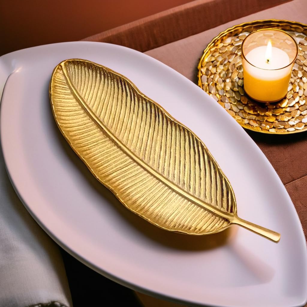 Plateau à motif feuille de bananier – Plat de service décoratif – Métal finition dorée – Design en forme de feuille