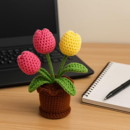 Decorative Floral Arrangement – Crochet Accent Decor – Wool Yarn – Maintenance-Free – 9x6x14 cm
