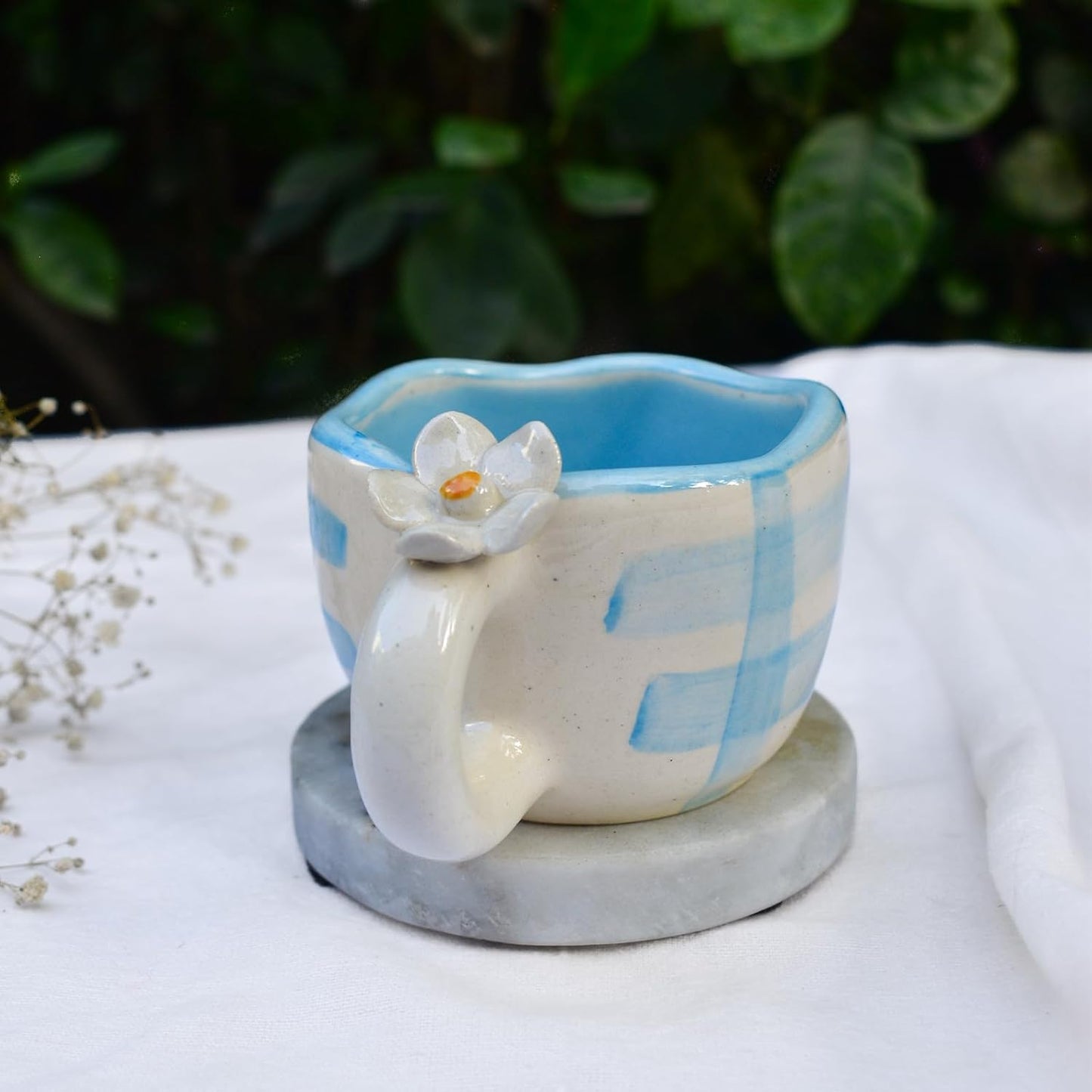 Daisy Ceramic Mug – Handcrafted Coffee Tea Cup – Sustainable Clay – 200 ML
