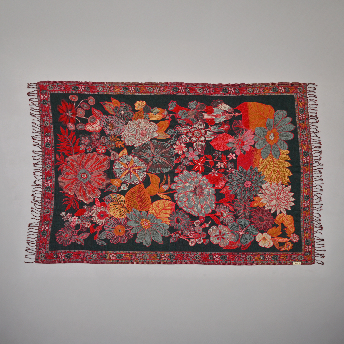The Scarlet Garden Throw 125cm x 175cm