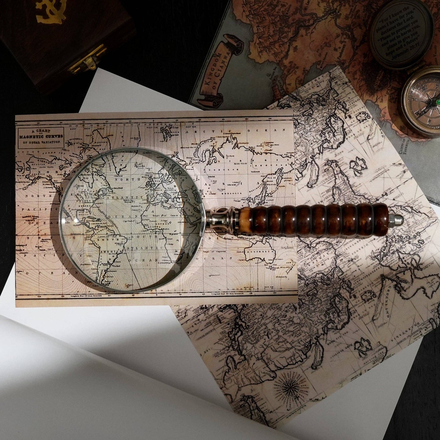 Brown Resin Handle Magnifying Glass – Steel Frame