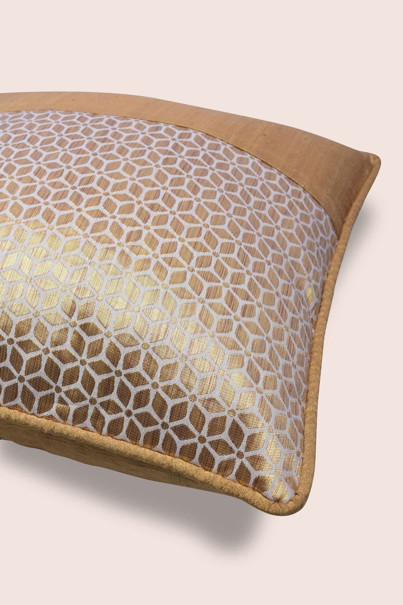Aram Handwoven Cushion - 1 pc