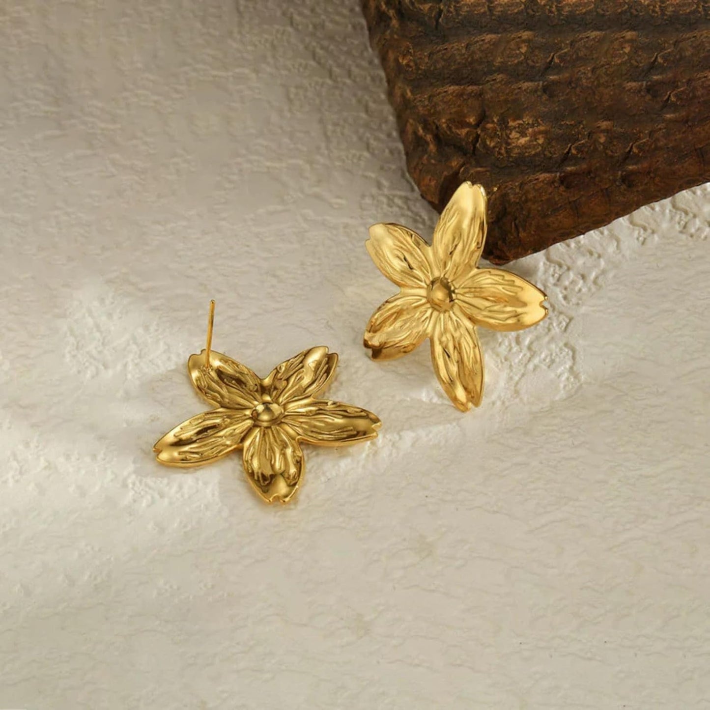 Floral Stud Earrings – Fashion Jewellery – 18K Gold Plated Anti-Tarnish