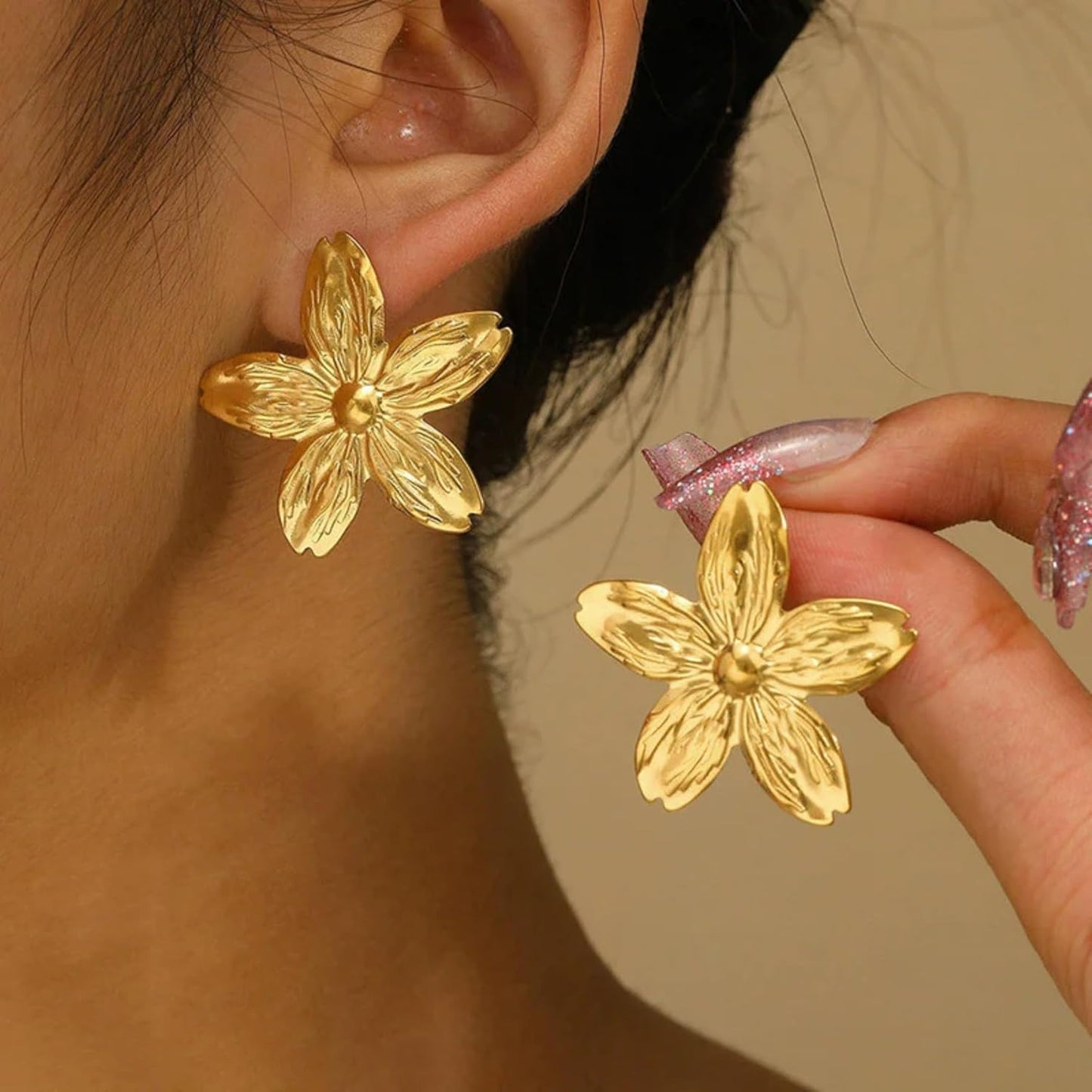 Floral Stud Earrings – Fashion Jewellery – 18K Gold Plated Anti-Tarnish
