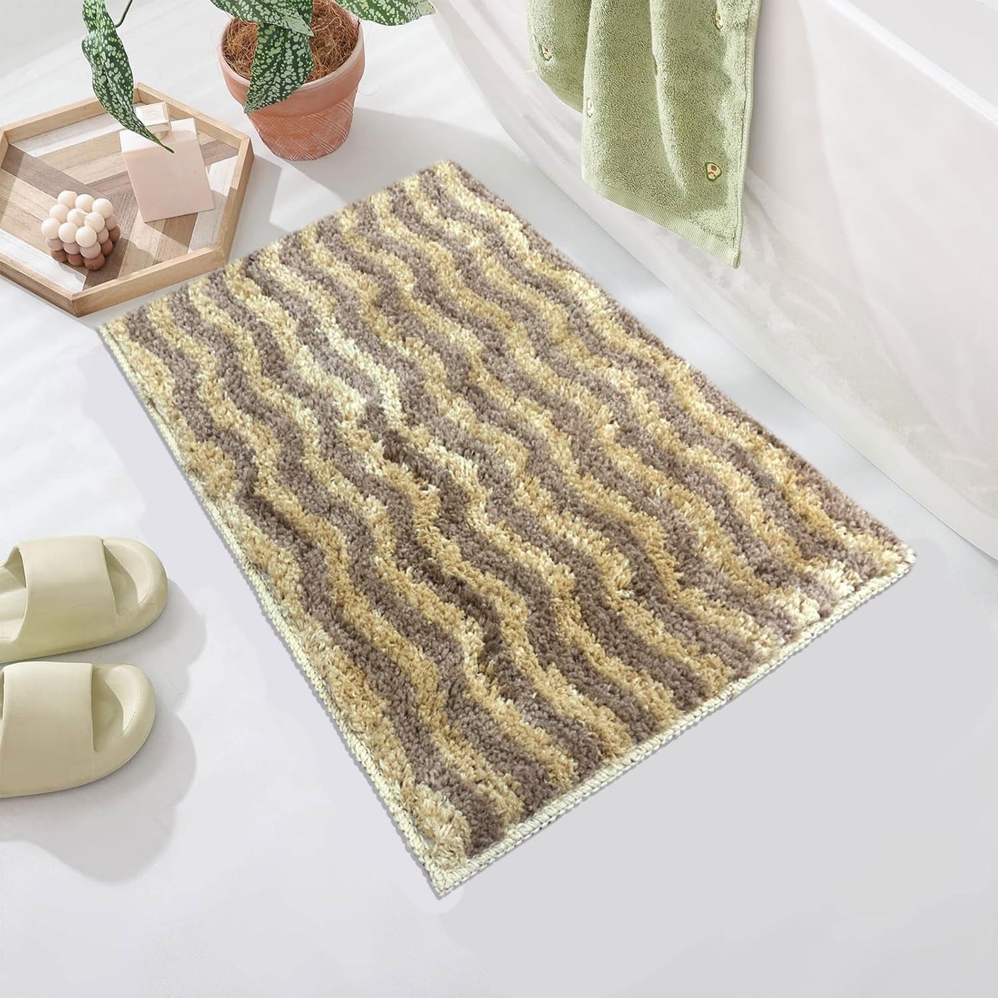 Berlin Super Soft Microfiber Bath Mat 38x58 cm | Anti-Slip, Washable Bathroom Floor Mat