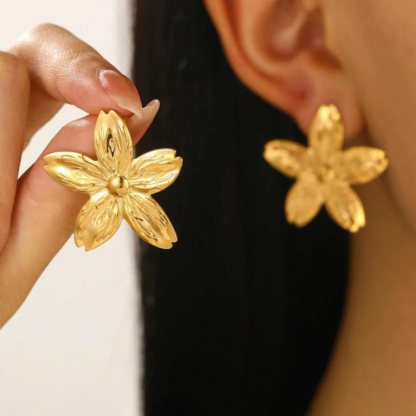 Floral Stud Earrings – Fashion Jewellery – 18K Gold Plated Anti-Tarnish