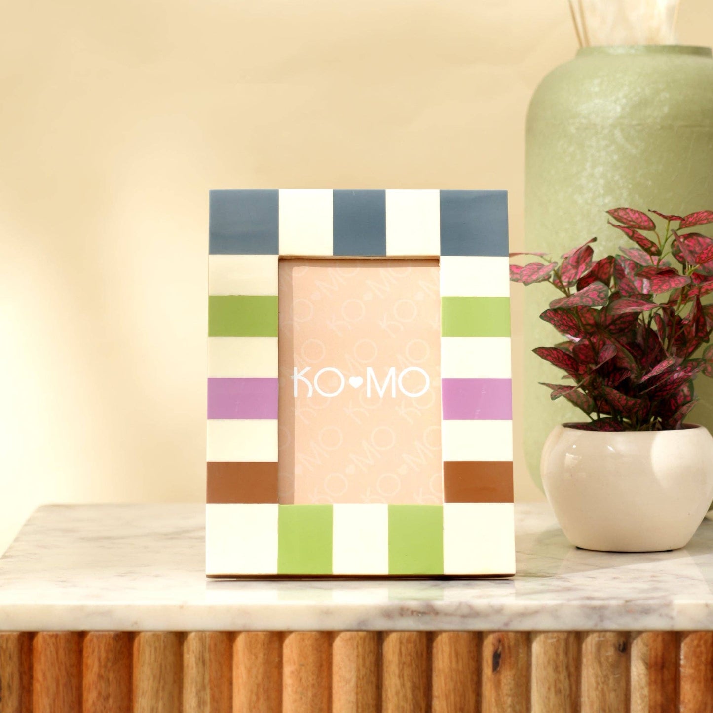 Checkered Resin Photo Frame 4x6 Inch Modern Glossy Décor