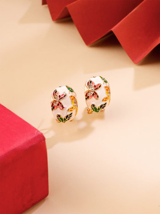 White Floral Motif Stud Earrings - Stone and Enamel Design - 1 Pair
