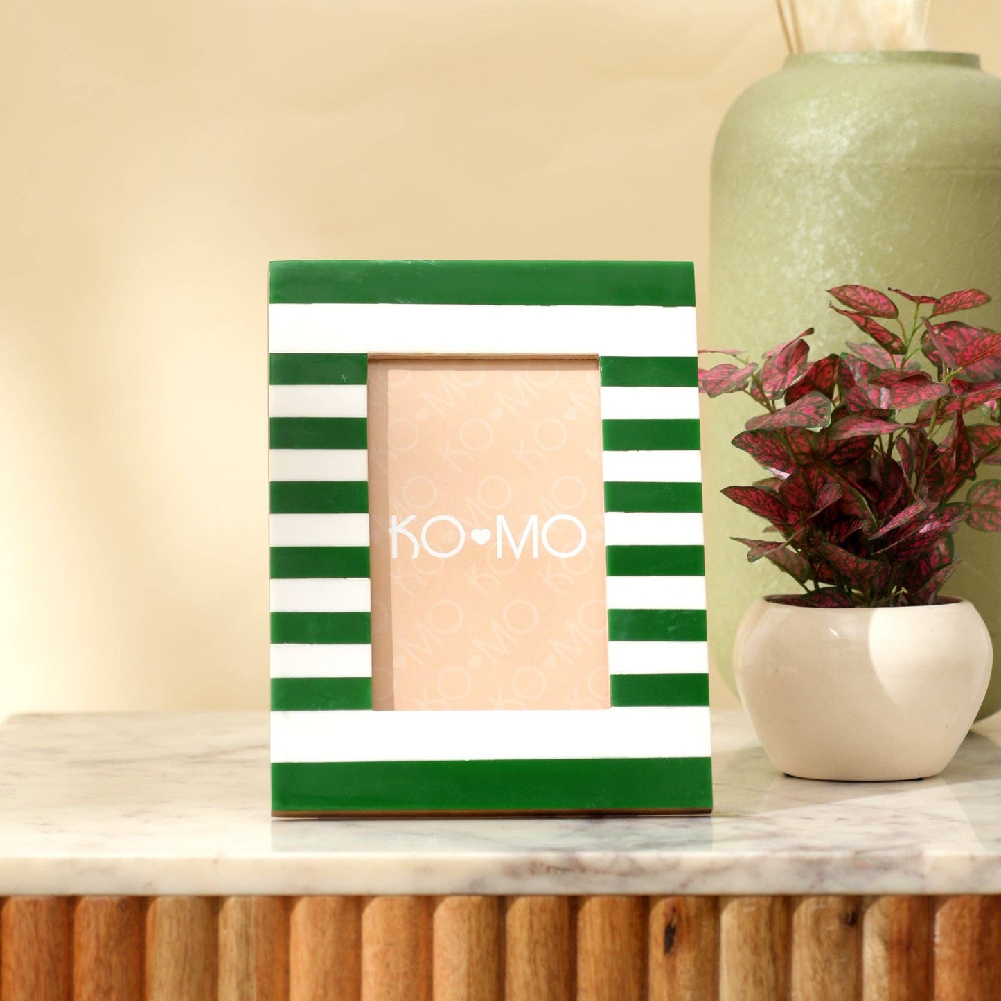 Green Striped Resin Photo Frame 4x6 Inch Modern Tabletop