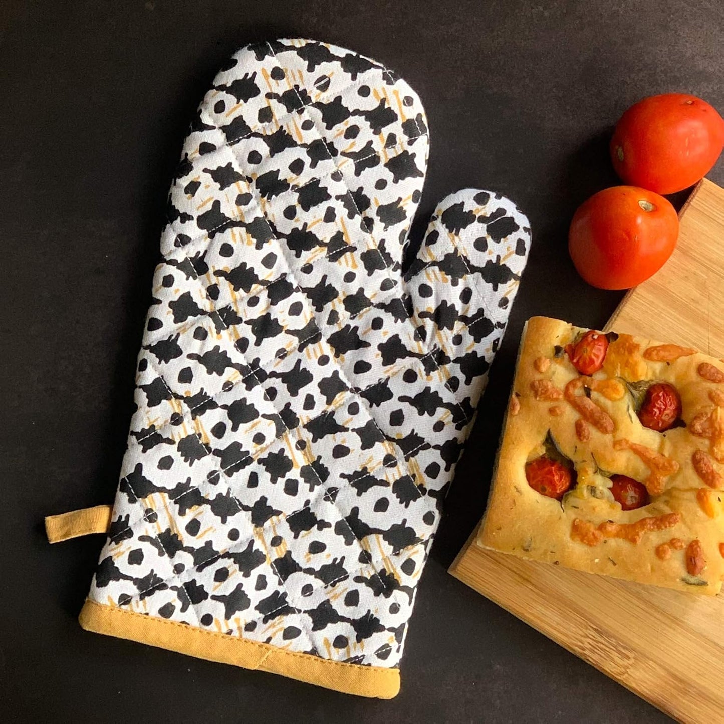 Organic Cotton Green Flower Print Apron & Oven Mitt Set – Kitchen Textiles – Durable 3-Piece Pack