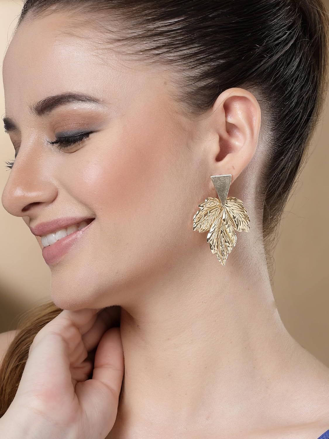 Leaf Design Dangler Earrings – Gold Plated – Leaf Motif – Retail Unit