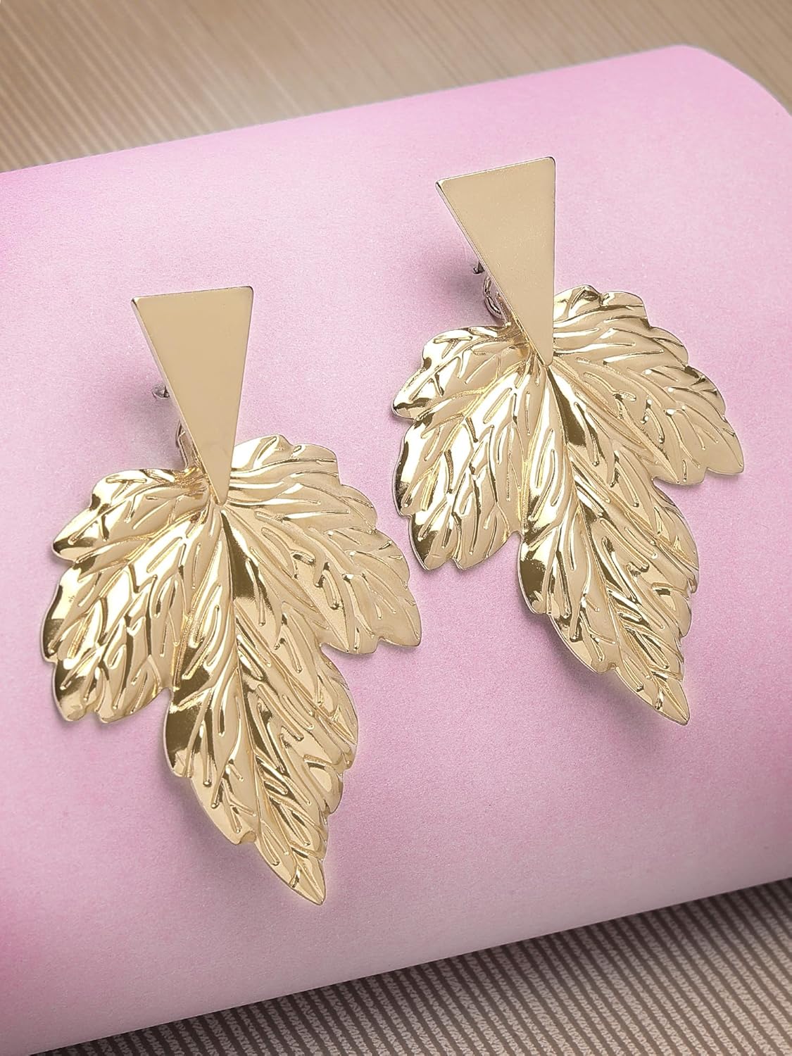 Leaf Design Dangler Earrings – Gold Plated – Leaf Motif – Retail Unit