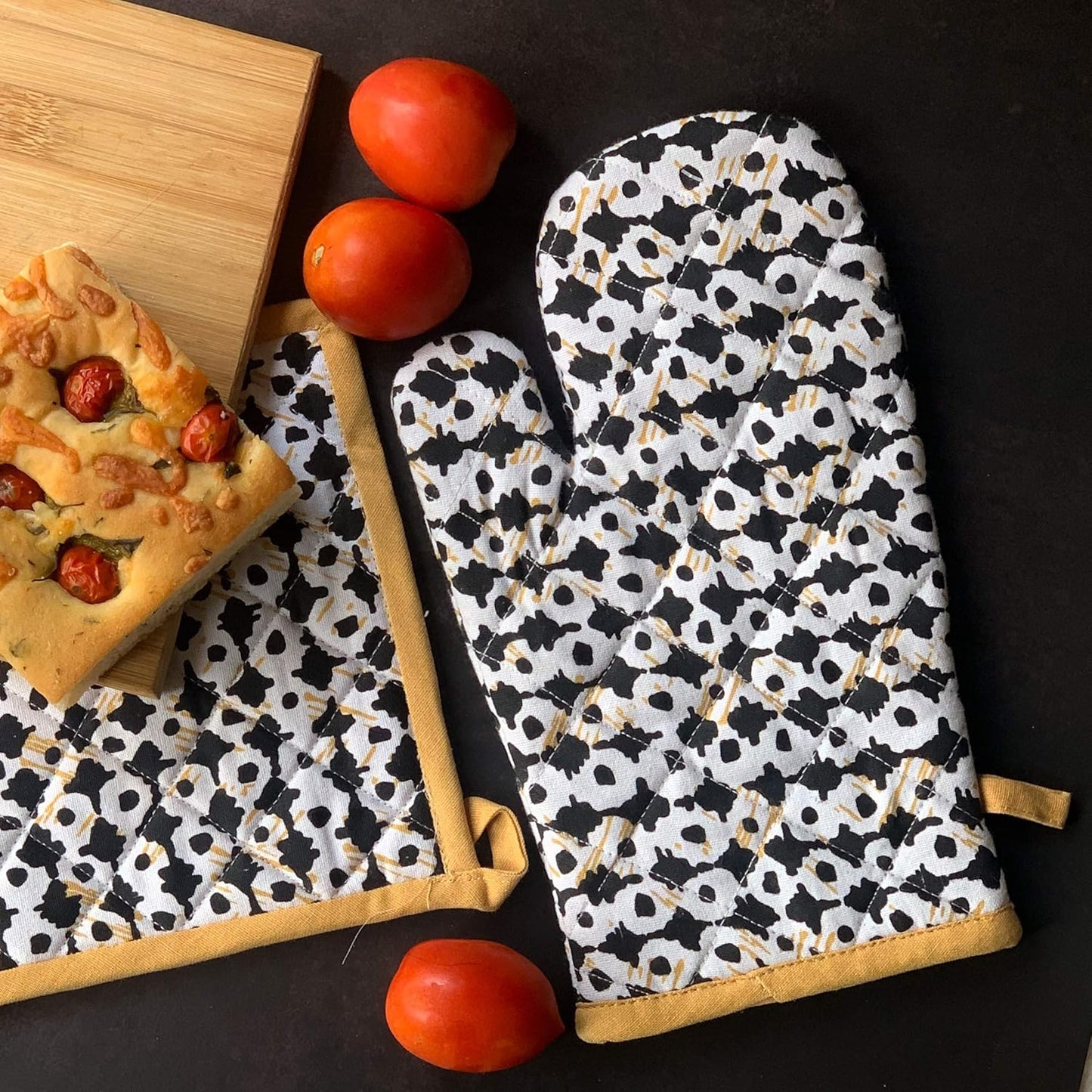 Organic Cotton Green Flower Print Apron & Oven Mitt Set – Kitchen Textiles – Durable 3-Piece Pack