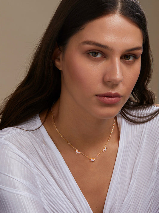 Fashion Neckpiece – Jewellery Accessory – Plated Metal – Lobster Clasp Fastening