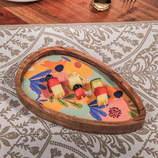 Egg-Shaped Serving Platter – Handcrafted – Acacia Wood & Enamel – 23x14x3 cm