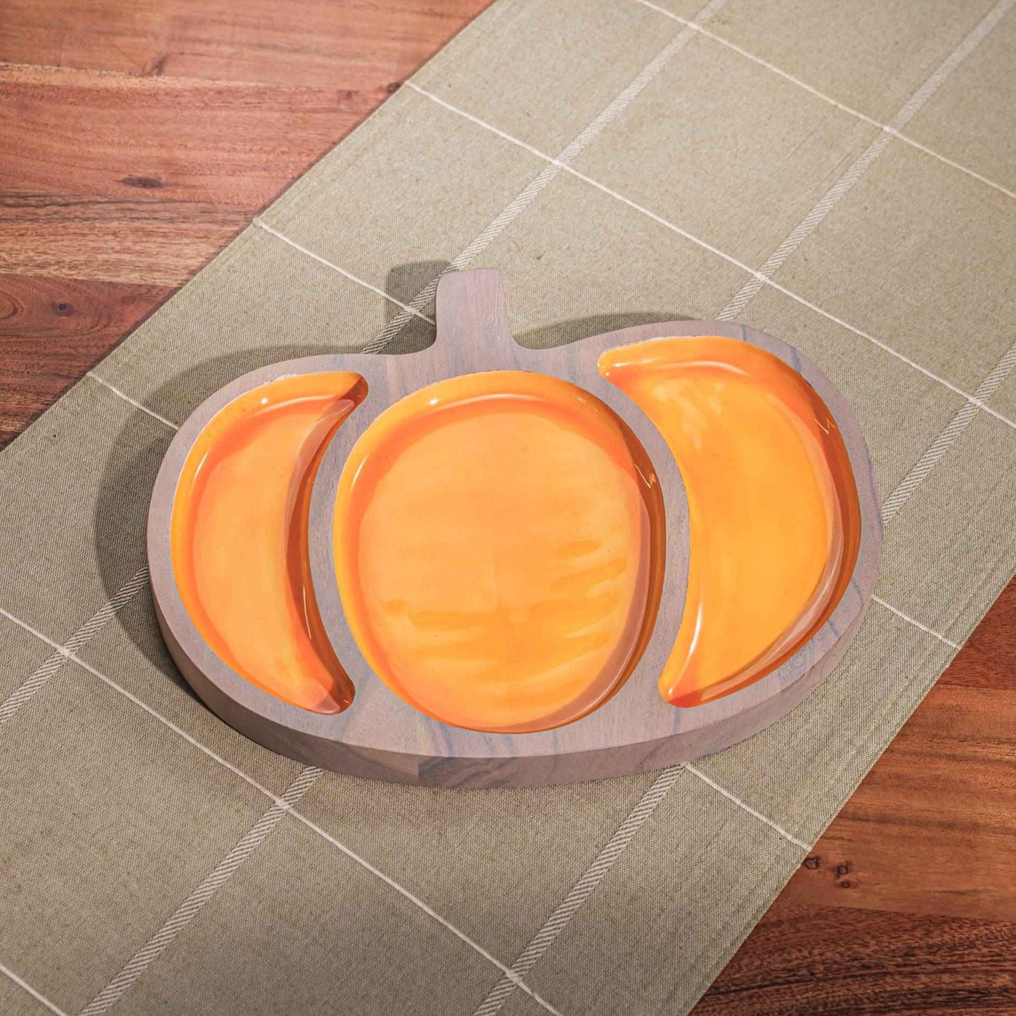 Pumpkin Shape Serving Platter – Divided Tableware – Acacia Wood & Enamel – 28x23x3 cm
