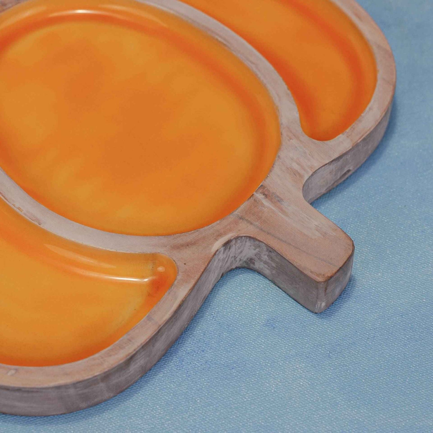 Pumpkin Shape Serving Platter – Divided Tableware – Acacia Wood & Enamel – 28x23x3 cm